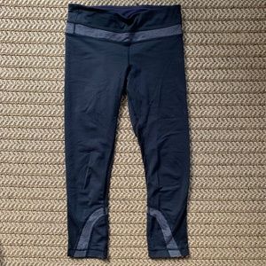 Lululemon cropped leggings.